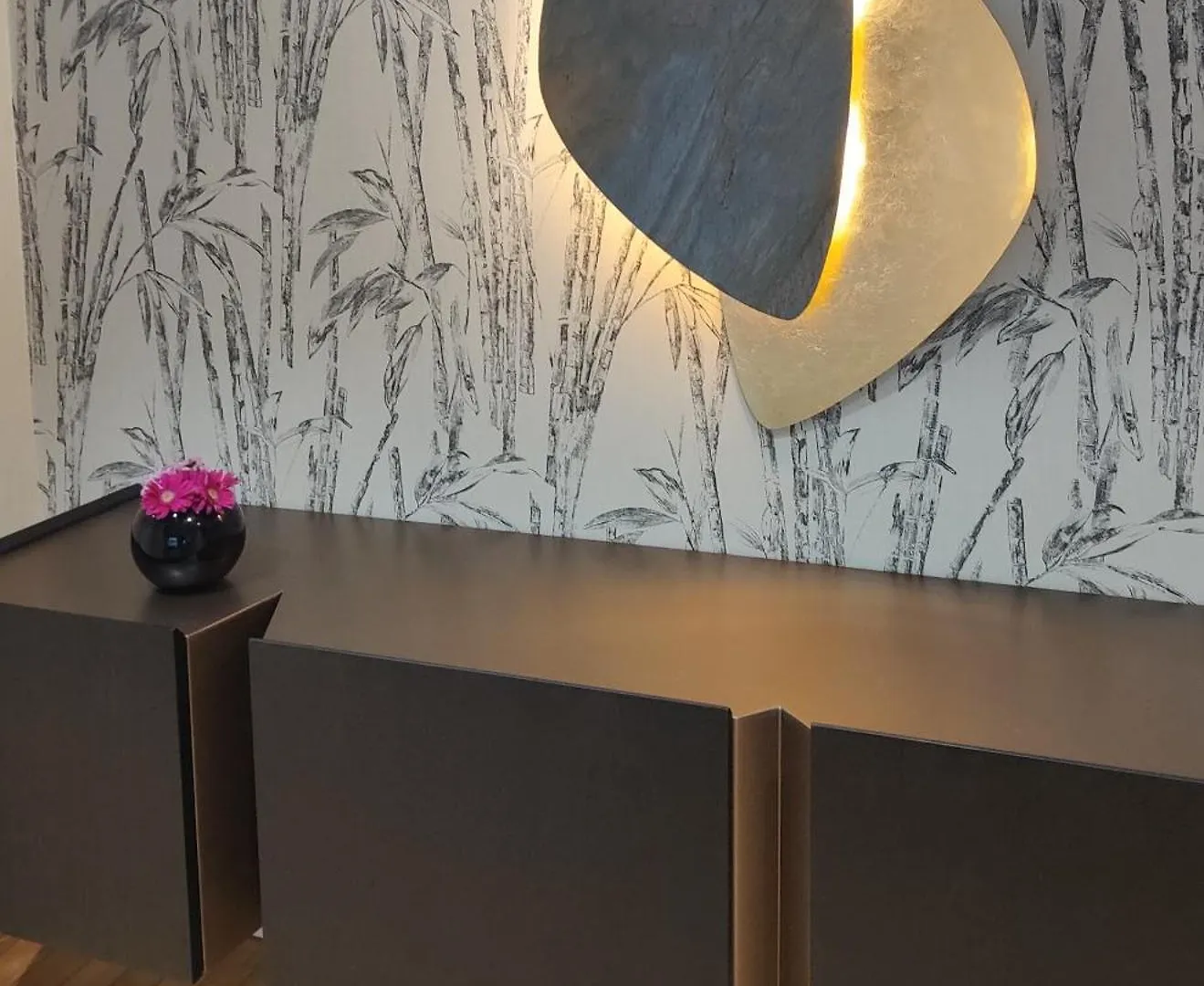 Luxury Apartment At Heart Of パリ 0*,  フランス