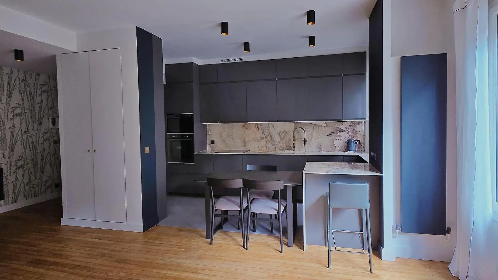 Luxury Apartment At Heart Of Παρίσι 0*,